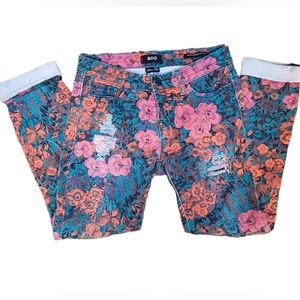 BDG | Urban Outfitter | Mid Rise Cigarette Ankle Jeans | 26x30 | Flower Print
